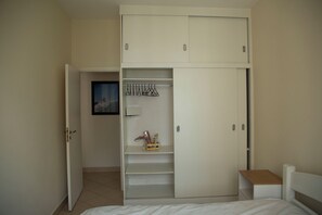 1 bedroom, iron/ironing board, WiFi, wheelchair access - Florida in Guarujá. Cozy apartment with ocean view. Pets allowed! (Guarujá)