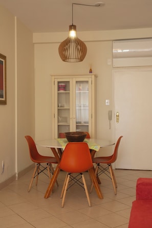 Dining - Florida in Guarujá. Cozy apartment with ocean view. Pets allowed! (Guarujá)