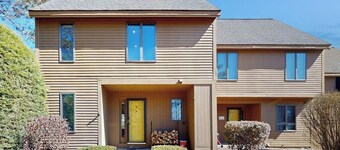Dog-friendly townhome with views, AC & fireplace - walk to Village of Quechee
