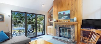 Deere Run townhouse with private sauna, jetted tub & AC - pool & tennis