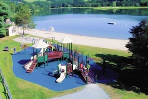Children's area - Inviting three-story condo with decks  - near the Quechee Club (White River Junction)