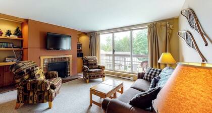 Ski-in/ski-out condo with mountain view, seasonal pool