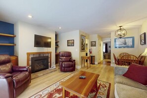 TV, fireplace, stereo