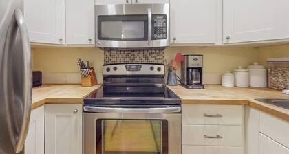 Inviting condo near skiing and golf, with fireplace and deck