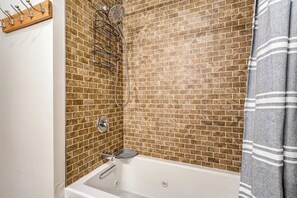 Shower, hair dryer, towels - Ski-In/Ski-Out Condo with Fireplace, Fast WiFi, Washer/Dryer & Seasonal Pool (Warren)