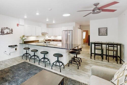 Ski-in/ski-out condo near the slopes with pool, fast WiFi & garden-level patio