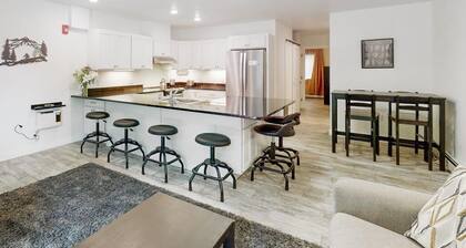 Ski-in/ski-out condo near the slopes with pool, fast WiFi & garden-level patio
