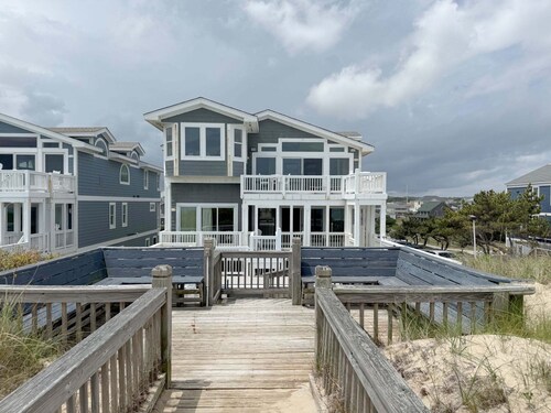 The Sun: Oceanfront, Dog-Friendly, Pool, Hot Tub Elevator