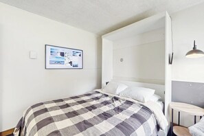 1 bedroom, iron/ironing board, free WiFi, bed sheets