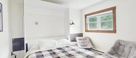 1 bedroom, iron/ironing board, free WiFi, bed sheets