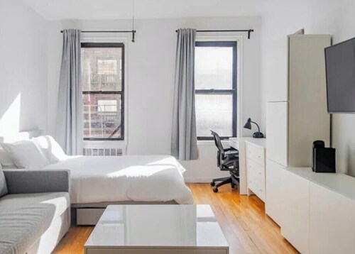 Cozy 1-bedroom apartment in amazing Rochester with AC and gym