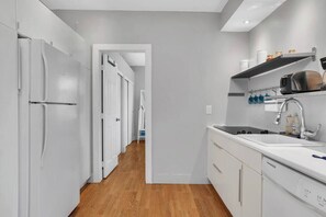 Private kitchen - Cozy 1-bedroom apartment in amazing Rochester with AC and gym (Rochester)