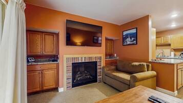 TV, fireplace, DVD player