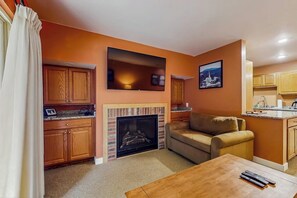 TV, fireplace, DVD player