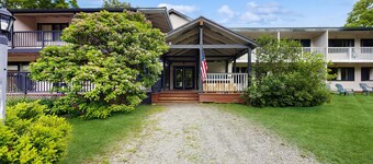 Four Season Condo: ski & hike, golf & seasonal pool