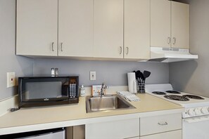 Microwave, oven, stovetop, coffee/tea maker