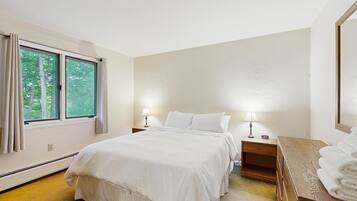 1 habitación, tabla de planchar con plancha, wifi gratis y ropa de cama