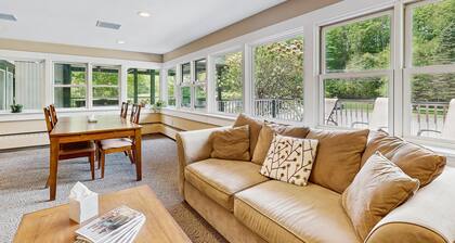 Four Season Condo: seasonal pool, ski, hike, bike & golf