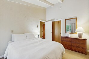 1 chambre, fer et planche à repasser, Wi-Fi gratuit, draps fournis