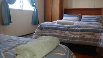 Comfort tweepersoonskamer, uitzicht op binnenplaats