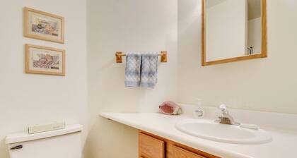 Dog-friendly cabin with large yard, wood stove, grill & mountain views
