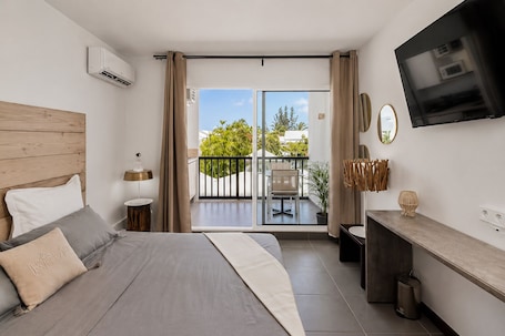 1 室のベッドルーム、アイロン / アイロン台、WiFi、ベッドシーツ. La Satis'Room: on the Saint-François Marina, close to all amenities.
