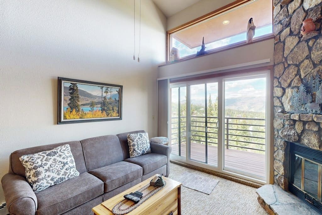 TV, fireplace, DVD player