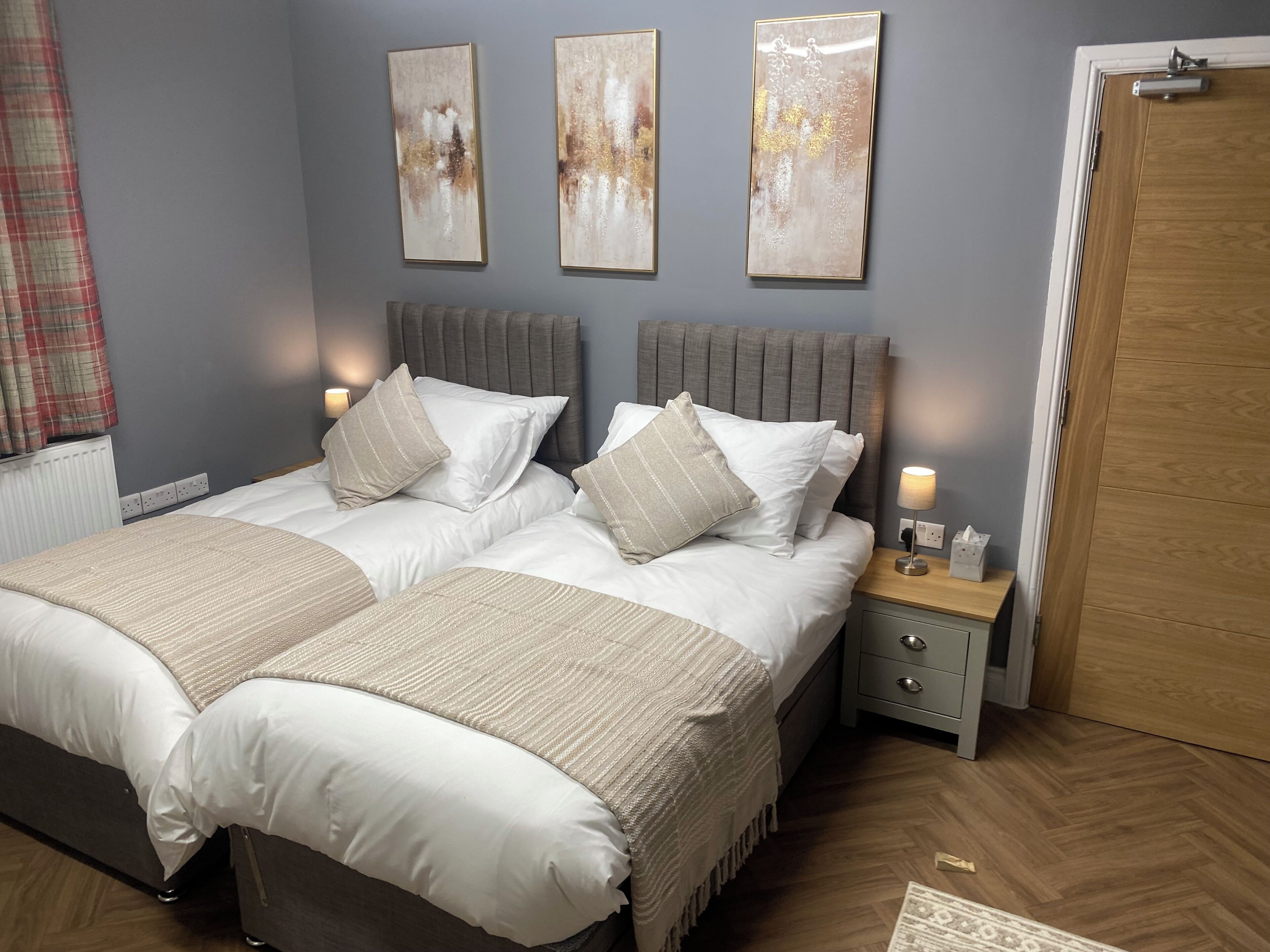 3 bedrooms, iron/ironing board, WiFi, bed sheets