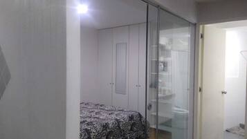 Appartement, vue sur la ville | Accès au Wi-Fi (inclus)