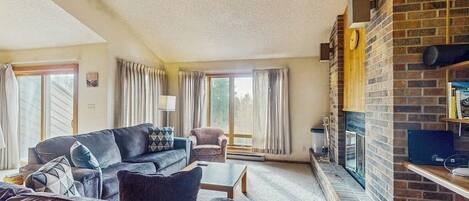 TV, fireplace