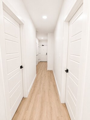 Interior - Lux Mins to /Wayne State/ & /DMC/ Ford Field/ MGM (Detroit)
