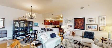 TV, fireplace