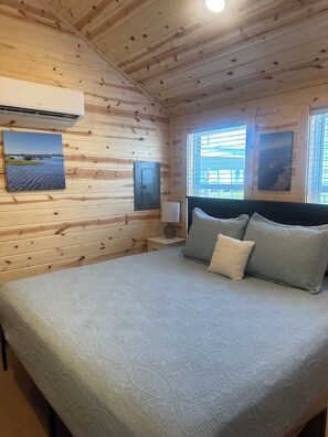 1 bedroom, WiFi, bed sheets - 1 bedroom cabin near boat ramp, restaurants, marinas in Steinhatchee (Steinhatchee)