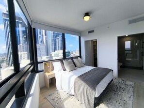 1 bedroom, iron/ironing board, free WiFi, bed sheets - D2102 - Modern Skyline Corner Suite with Pool & Gym in Downtown Miami (Miami)