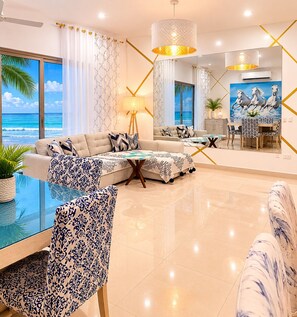 Smart TV - All-Inclusive Mazatlán Condo for Retirees • Pool • Cleaning • Near Malecón (Mazatlán)