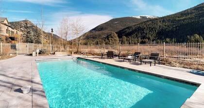 Cozy Studio wiith Shared Pool, Hot Tub, Sauna & Gym - Walk to the Slopes