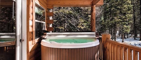 Bañera de hidromasaje al aire libre