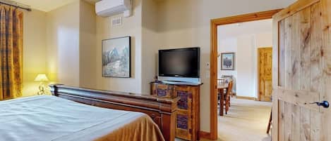 Bügeleisen/Bügelbrett, Reisekinderbett, kostenloses WLAN, Bettwäsche