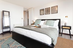2 quartos, ferros/tábuas de passar roupa, Wi-Fi, roupa de cama