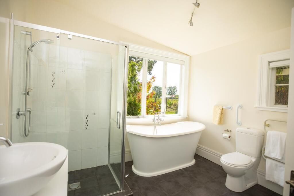 Suite Superior, patio, pemandangan kebun anggur | Kamar mandi