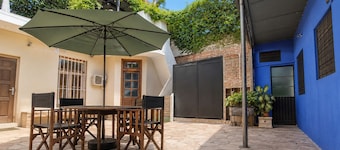 Complex, ideal for delegations, teams, travel groups or contingents.
