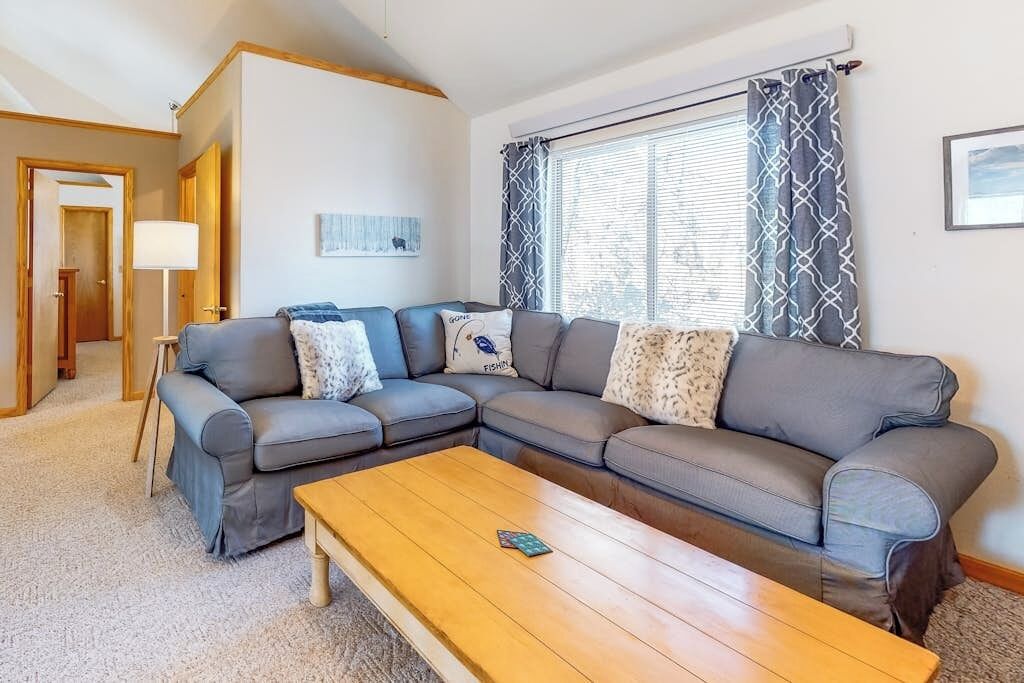 TV, fireplace, DVD player