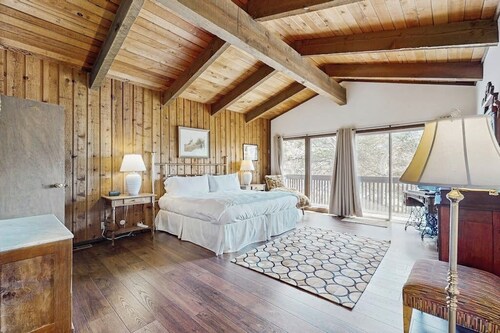 Spacious Mountain Lodge-Style Home with Free WiFi - Nearby Ski Access