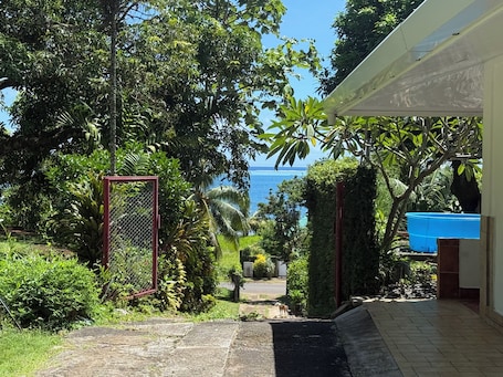 Comfort Room | Property grounds. Hiro'a - Fare Orotia