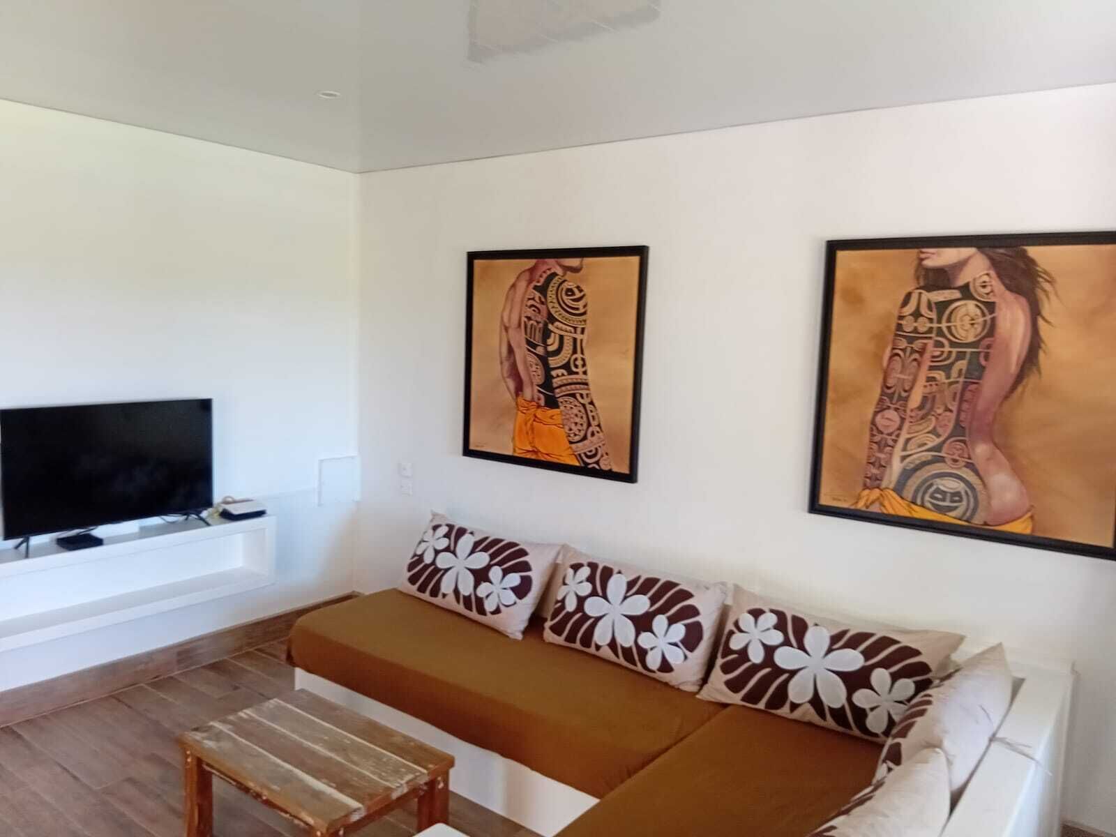 Comfort Room | Living area