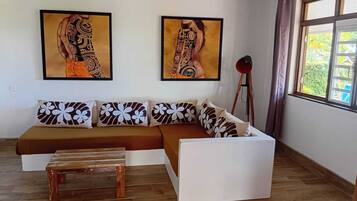 Comfort Room | Living area