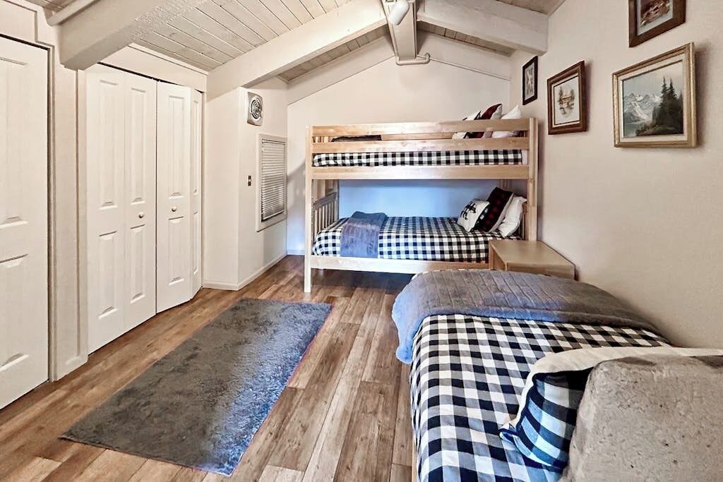Desk, iron/ironing board, free WiFi, bed sheets