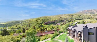 Stunning Mountain-View Snowmass Condo with Pool, Hot Tub, & Sauna Ac