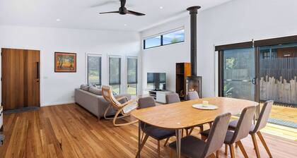 Escape on Merry - Coastal Retreat