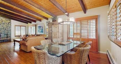 Fantastic Aspen Gem Near Downtown w/ Free WiFi, Large Deck & Skiing Nearby